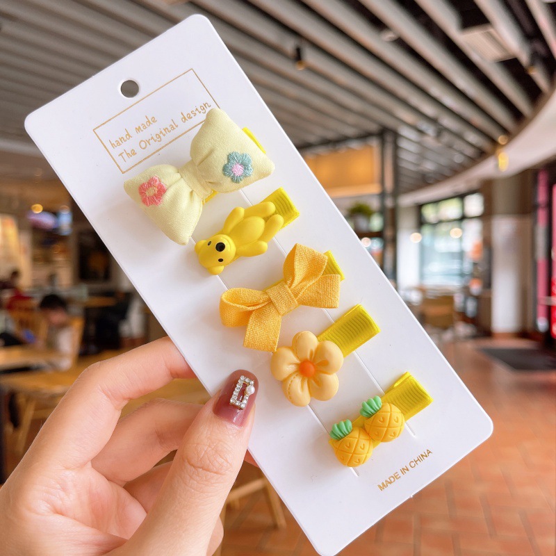 Wholesale Korean children's hair clips and hair accessories, bow hair clips, hair accessories in stock for infants and babies with small hair volume and no damage to hair Application Scenario