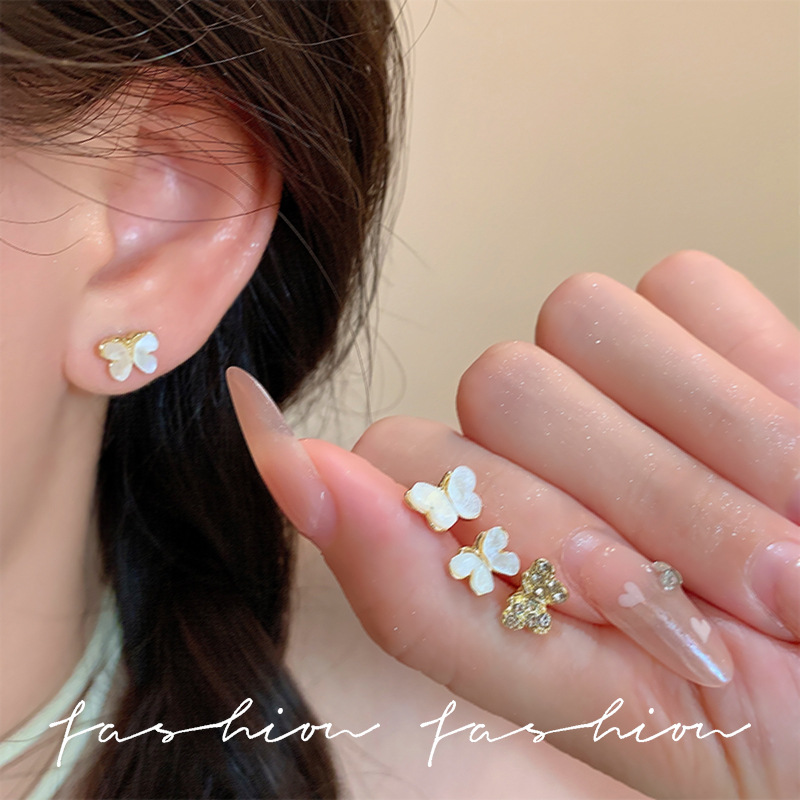 Fashionable butterfly Zircon set stud earrings for women, a new bestseller in 2025, with a light luxury design sense and elegant earrings Specification drawing