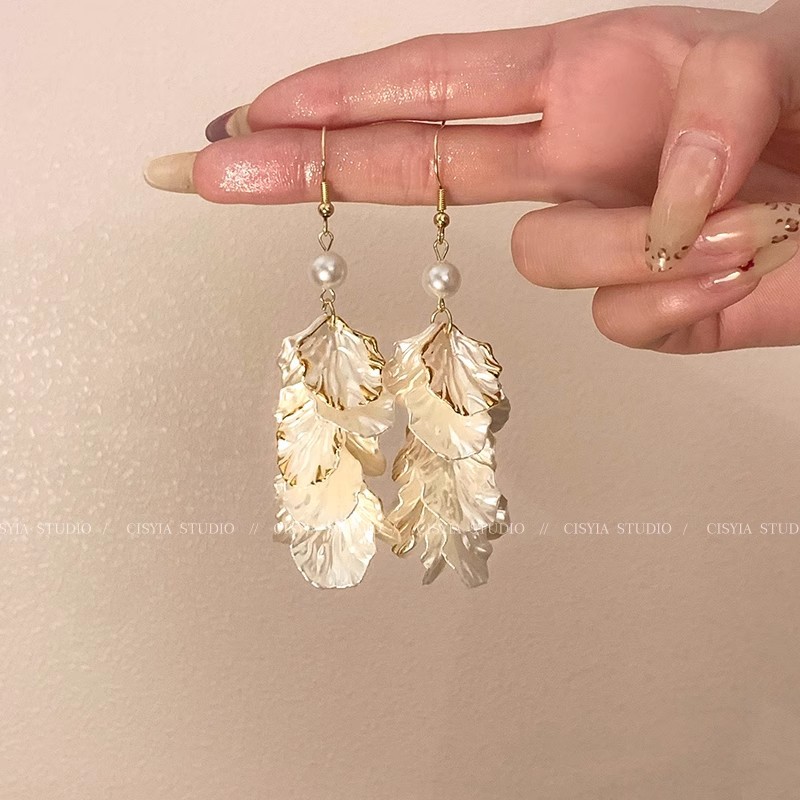 Petal tassel pearl earrings 2025 New bestseller, high-end and light luxury earrings, ear hooks, French style earrings for women details Picture