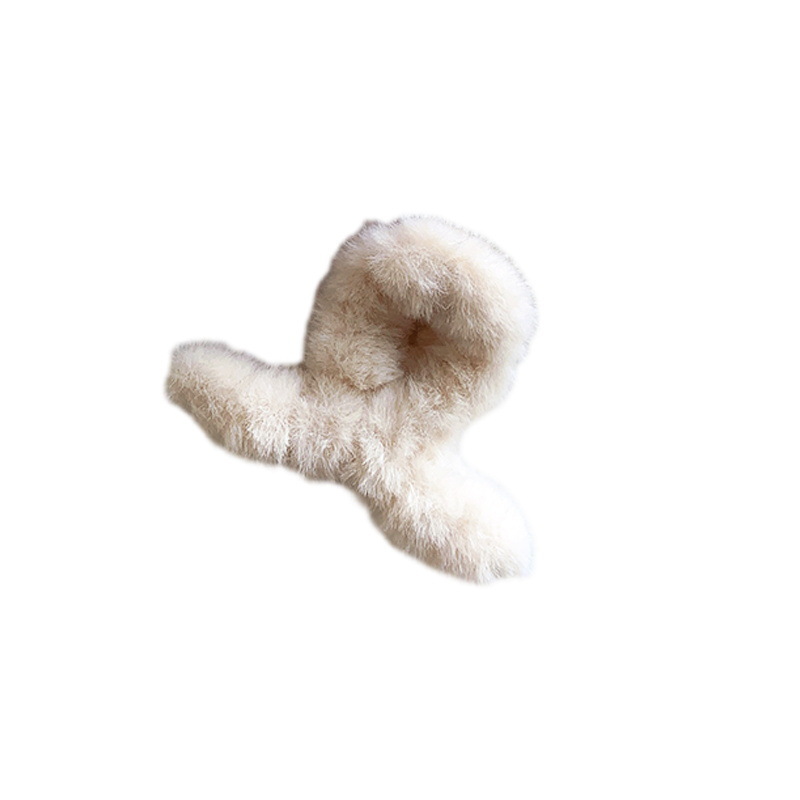 This autumn and winter collection features a fluffy and warm, candy-colored hair clip that is versatile and cute. It is a shark clip hair accessory for women at the back of the head Item Picture