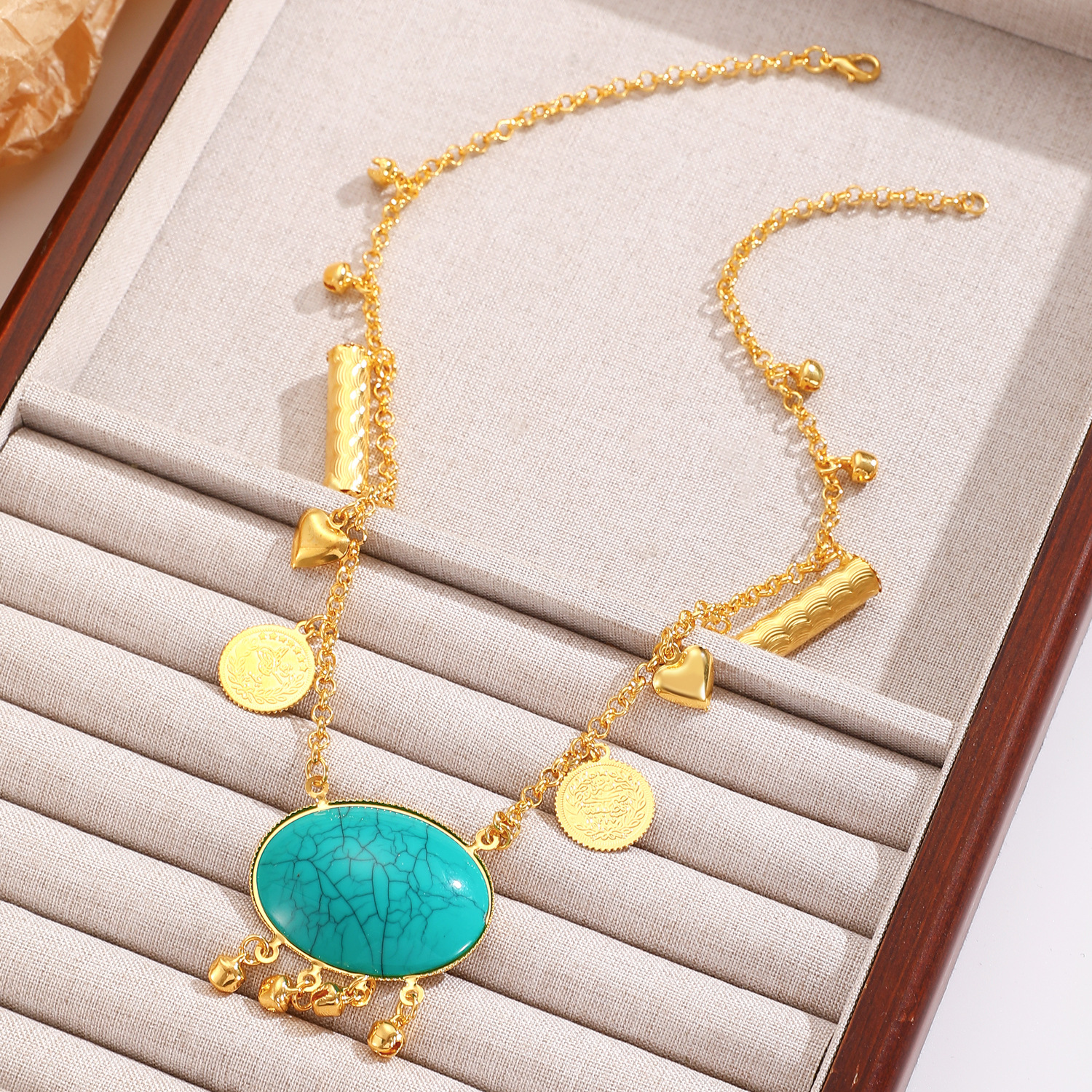Cross-border retro Middle Eastern ethnic style stacked necklace, multi-layer heavy metal gold bracelet, back chain, waist chain and accessories Application Scenario
