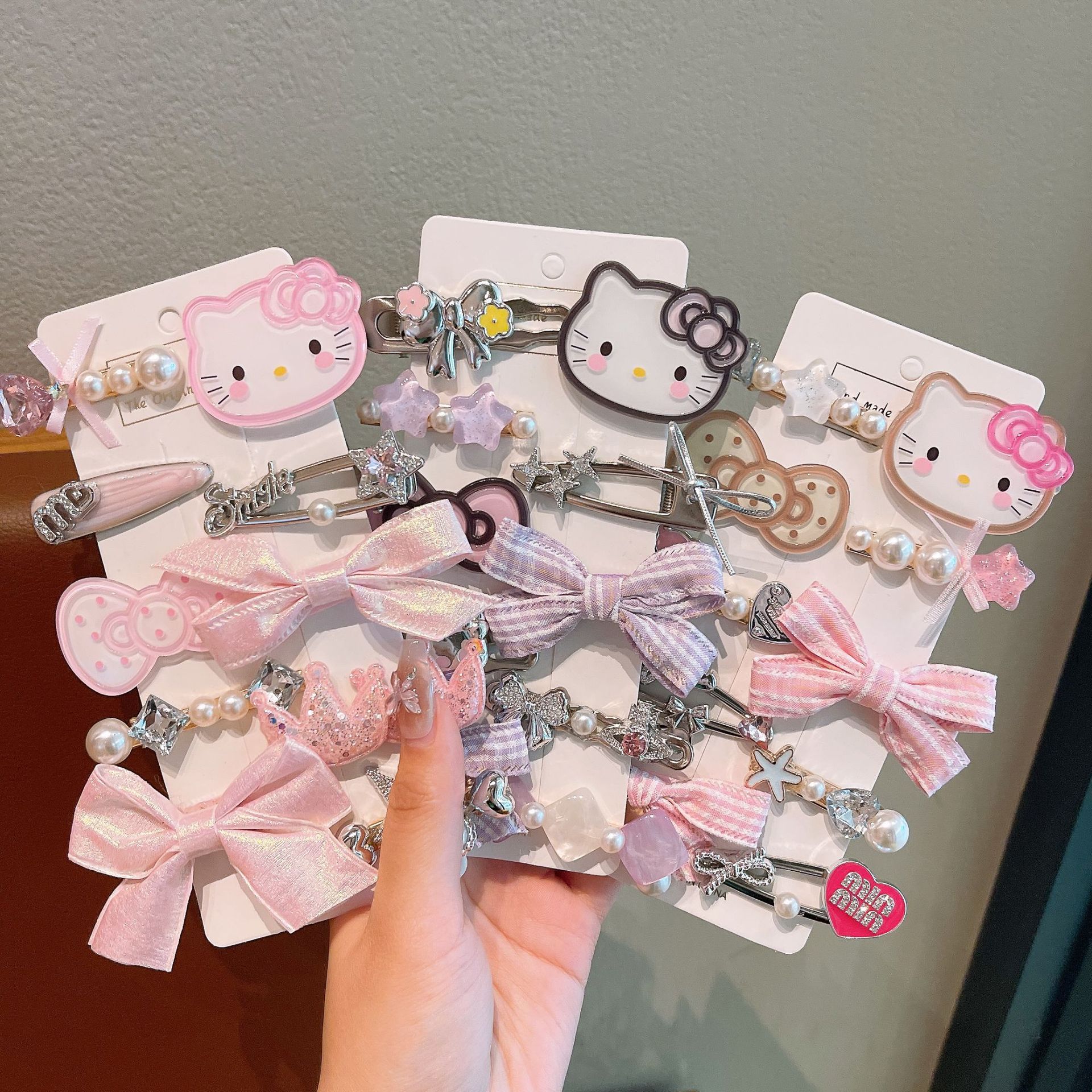 Children's cartoon bow hair clips, pearl water diamond bangs, hair accessories, crown princess side hair clips, girl top clips, girl full figure