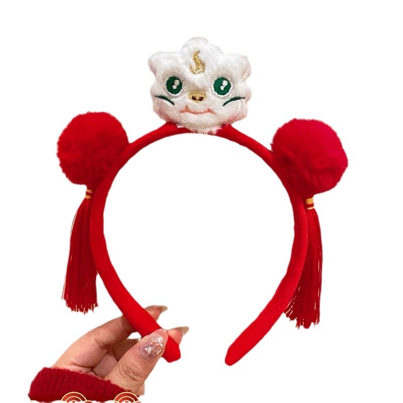 Cute and festive furry snake headband 2025 New Year of the Snake plush headband Spring Festival and New Year's Day atmosphere decoration hair accessory Item Picture