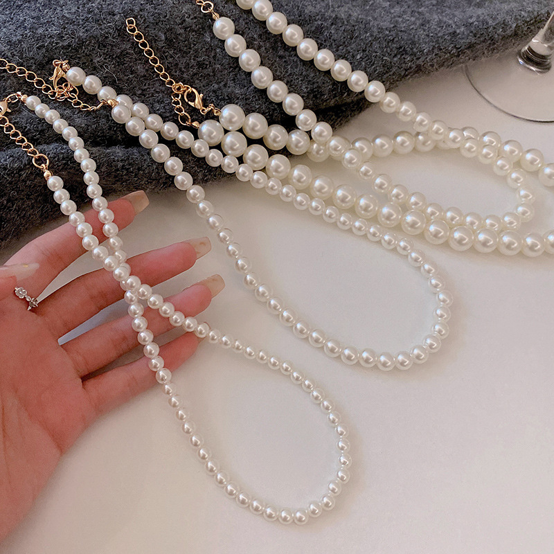 French retro pearl necklace, a light luxury, fashionable, niche and high-end look for women, the same style collarbone chain and neck accessory as Internet celebrities Application Scenario