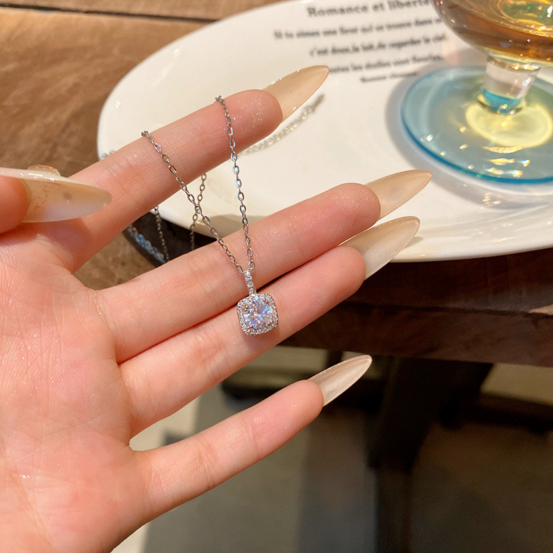 Silver super shiny square diamond titanium steel necklace for women, light luxury, niche zircon pendant, collarbone chain, personalized bestseller, cool accessory details Picture