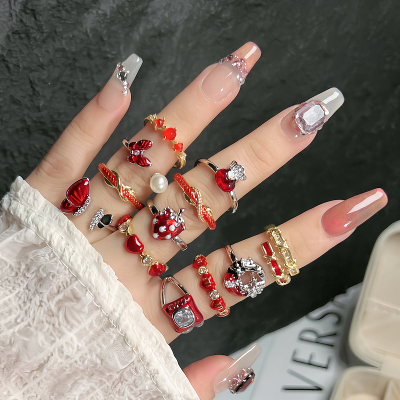 Sweet and cool Angolan red drip glaze fashionable open ring for women, exquisite and unique design, cold style ring for the zodiac year Application Scenario