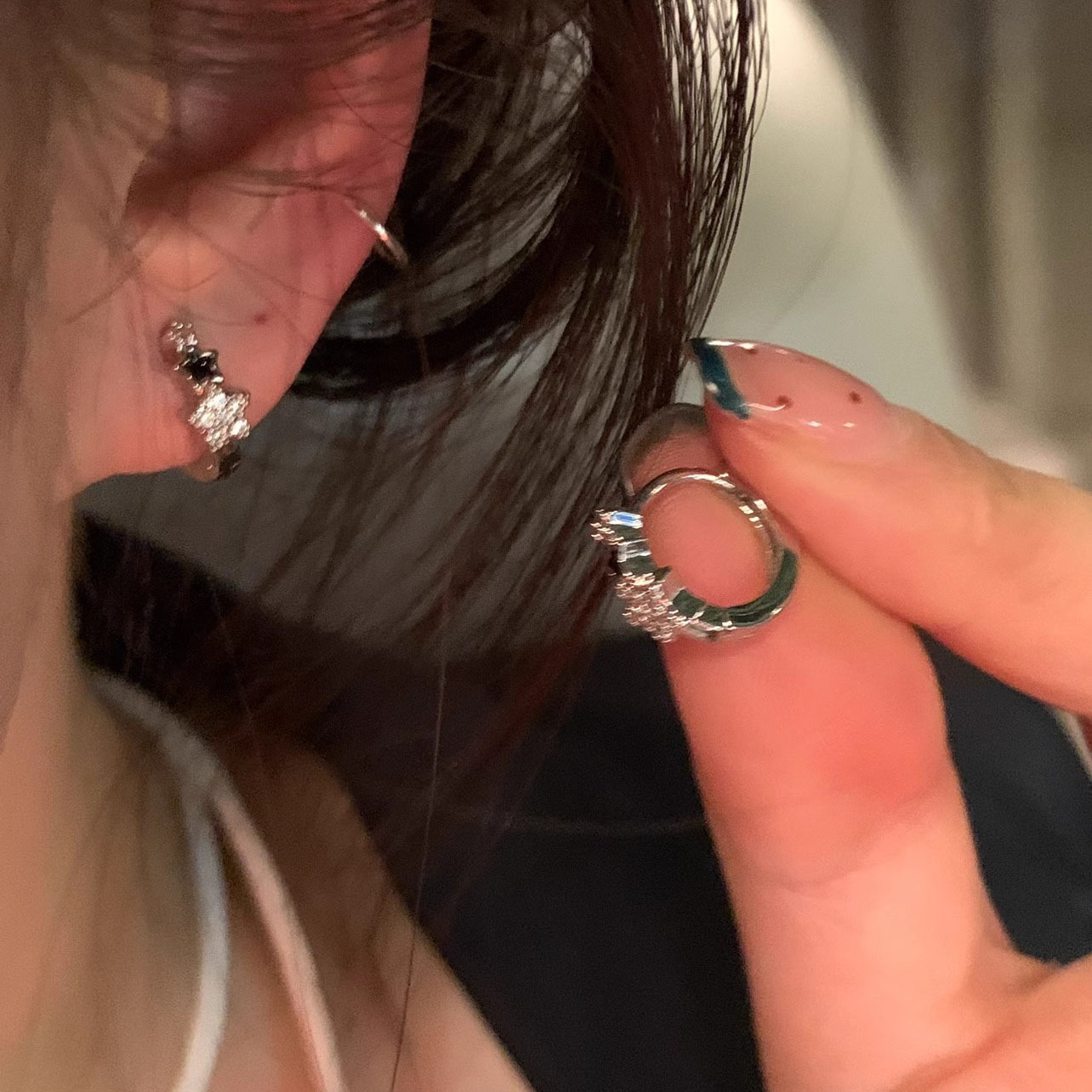 Star Zircon earrings for women, small, individual, high-end and elegant earrings, light luxury and versatile ear rings, wholesale of internet-famous earrings Application Scenario