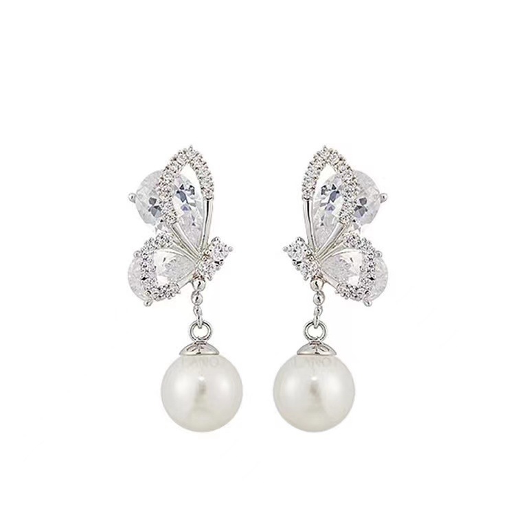 Exquisite zircon butterfly pearl stud earrings for women in an ins style, with a unique and high-end feel. Fringed earrings and earrings Item Picture