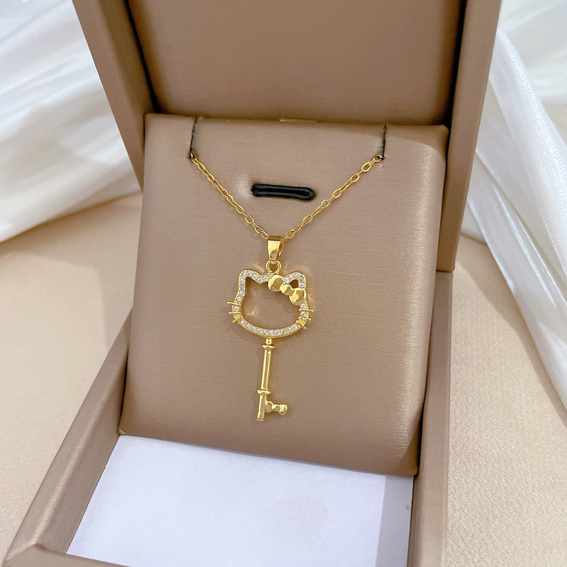 【 Titanium Steel 】 Cat bow key, elegant and luxurious, full diamond necklace, versatile collarbone chain, titanium steel chain Application Scenario