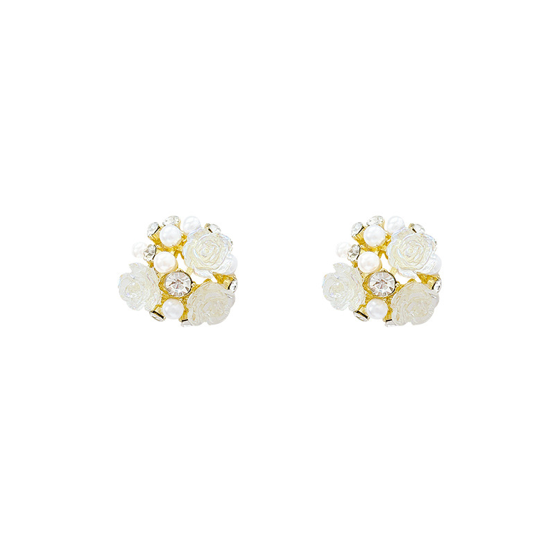French sweet and elegant flower earrings, a light luxury, niche and high-end look for women, simple and hollowed-out camellia stud earrings Item Picture