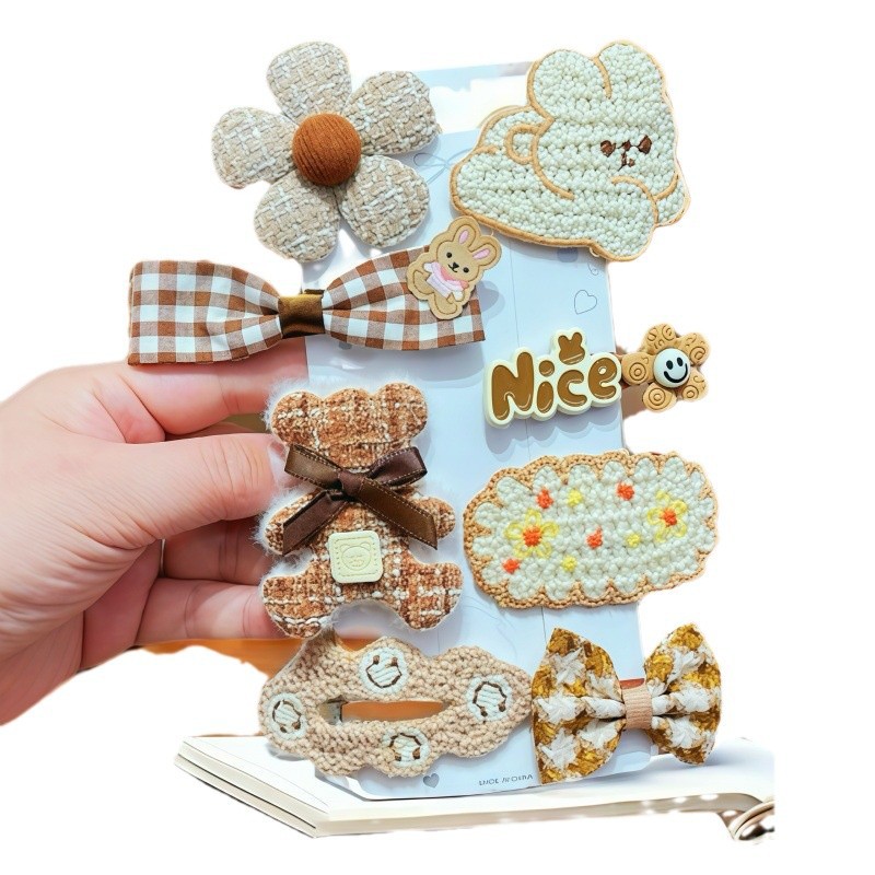 Children's plush hair clips for autumn and winter, cute little girls' hair clips, 2023 new hair accessory sets for girls and babies Item Picture