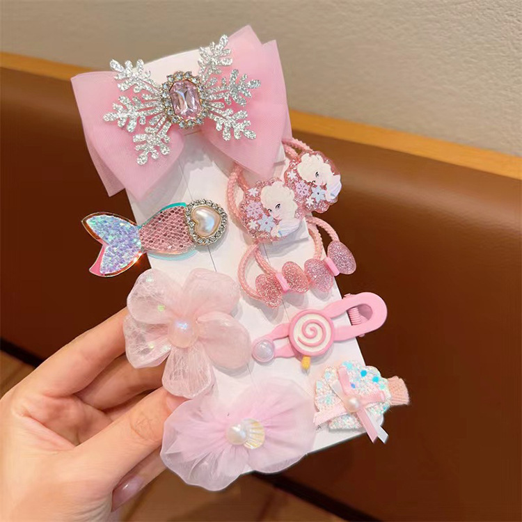 Children's mermaid hair accessory, ice and snow hair clip headwear, side clip little princess headwear, super fairy baby hair accessory set Application Scenario