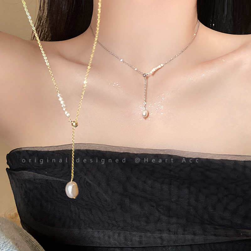 Freshwater pearl pendant necklace, women's light luxury niche design, high-end collarbone chain, retro simple light luxury neck chain full figure