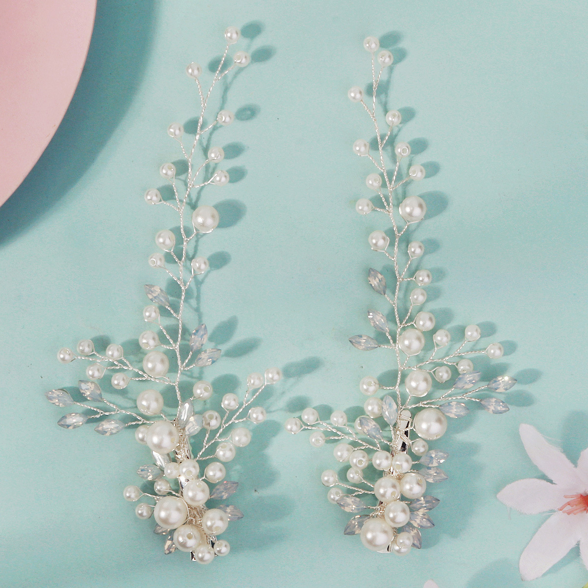 A beautiful forest-style bride hairpin, a pair of handcrafted jelly diamond pearl hairpins, a niche long duckbill hairpin details Picture