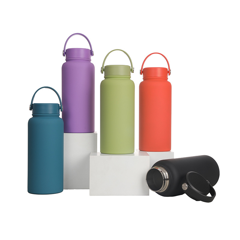Cross-border Amazon 304 stainless steel insulated cup, large-capacity portable hand-held space pot, outdoor sports water bottle Item Picture