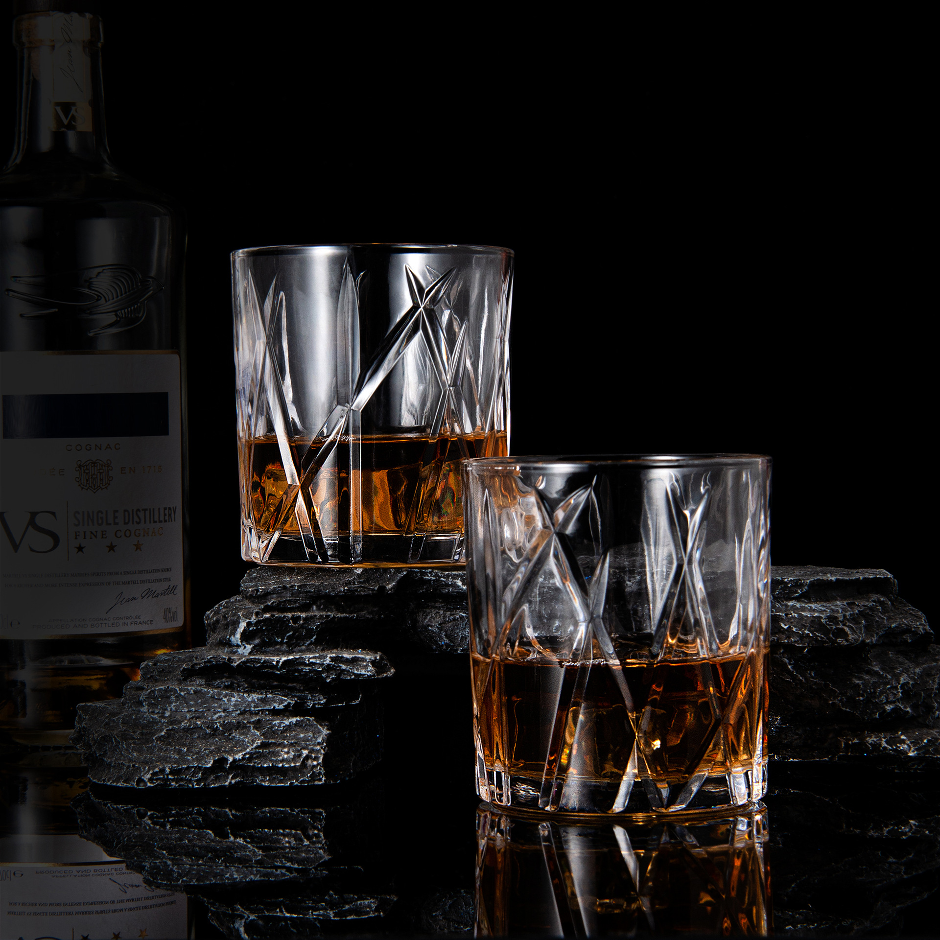 A set of 4 embossed whisky glasses, cross-border glass spirits beer glasses and wine sets, and a gift box of whisky glasses details Picture