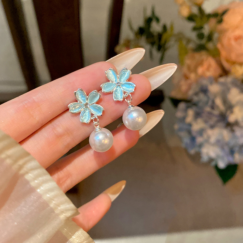 Blue cat's eye stone flower earrings, pearl stud earrings for women, 2024 new style, versatile and dynamic tassel earrings, popular earrings full figure