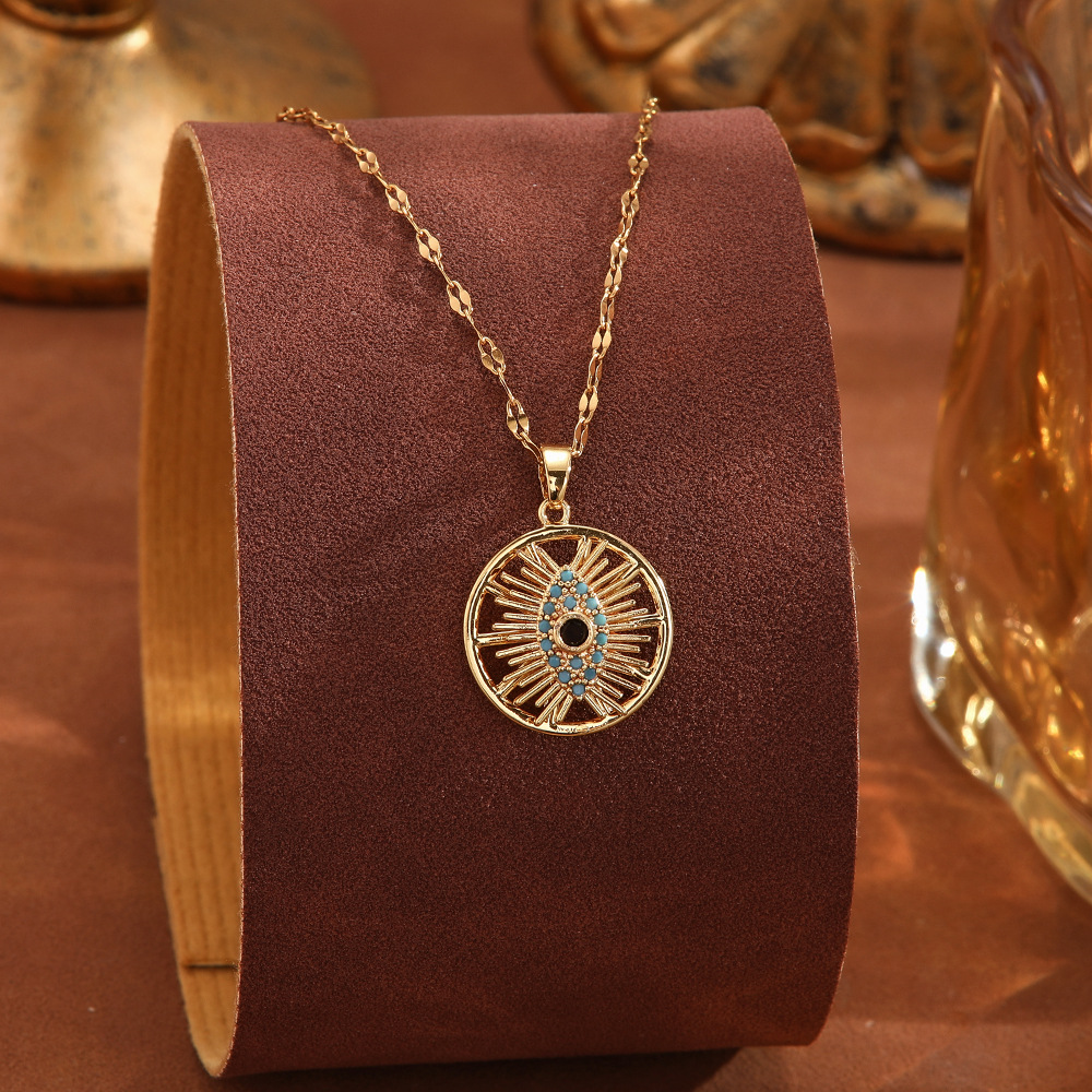 Cross-border rotating white zirconium oval petal necklace for women, a niche and high-end design, collarbone chain, non-fading titanium steel jewelry details Picture