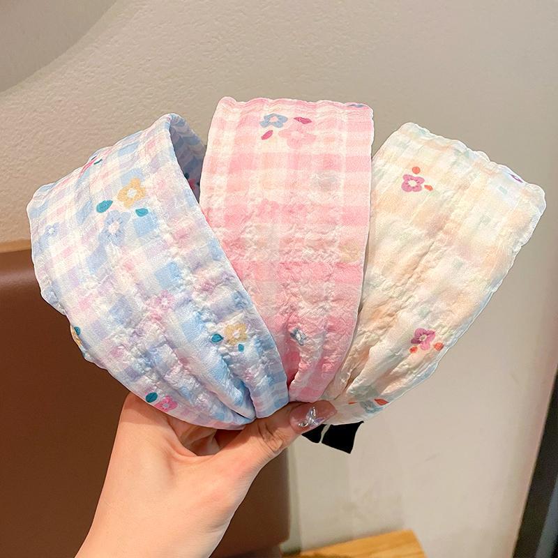 Children's wide-brimmed bangs hair clipping wonder, girls' hair tie band, little girls' floral Velcro, non-binding hair band headwear Application Scenario
