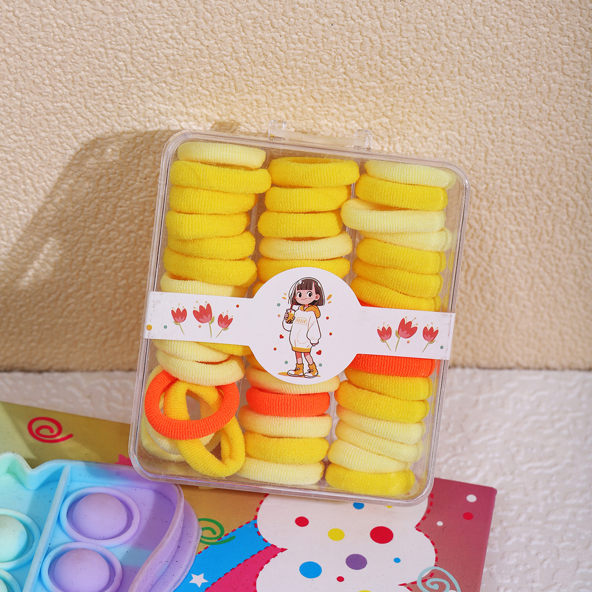 Infant and toddler hair band, plush hair tie, spring and summer girls' cute thumb ring, high-elasticity headwear that won't damage babies' hair Application Scenario