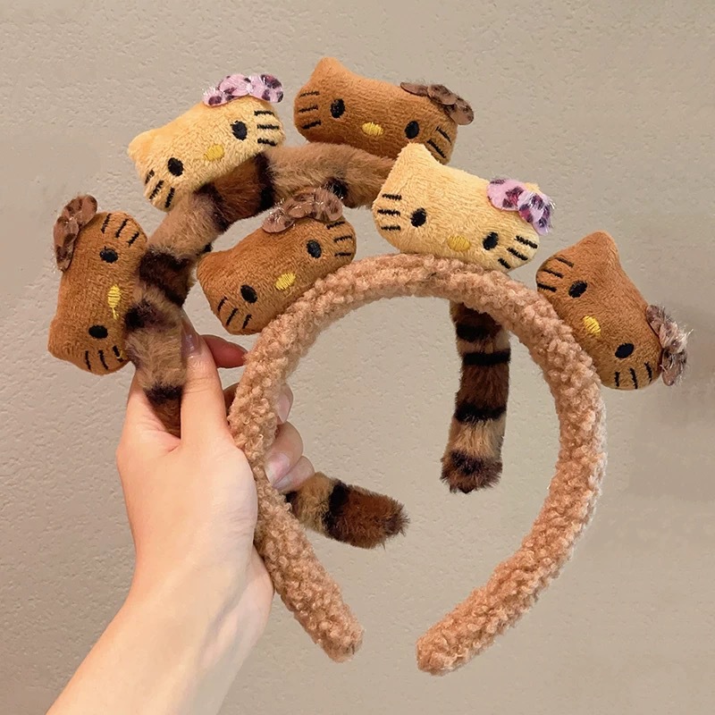 Cute HelloKitty plush hair band, special makeup hair clip and headwear for women to apply facial masks and wash their faces in summer full figure