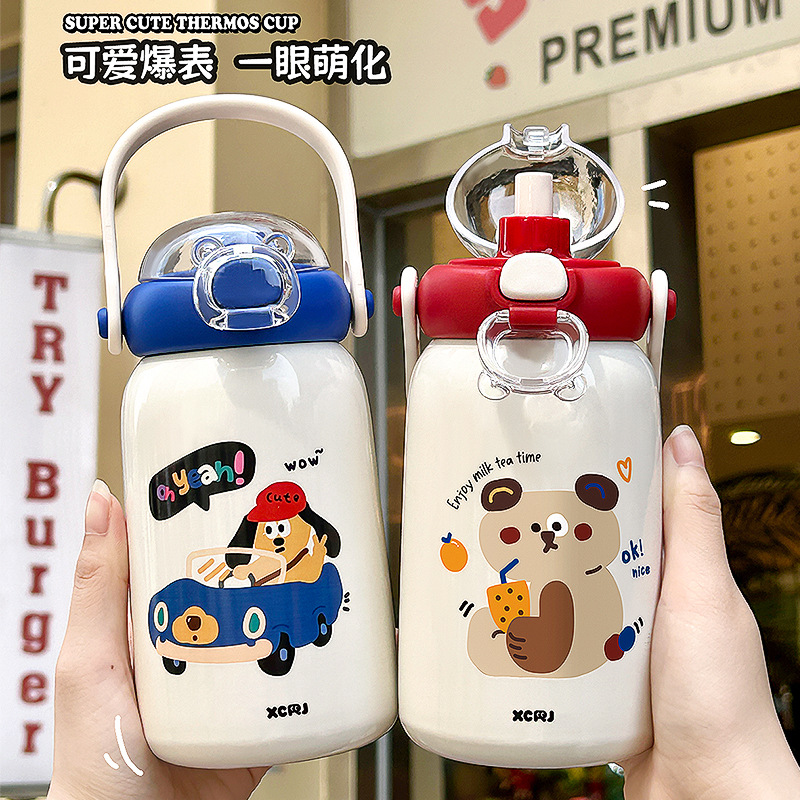 Cute new children's insulated cup, high appearance level student portable hand-held water cup, 316 stainless steel double-drinking straw cup full figure