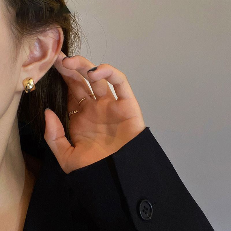 Golden smooth bean stud earrings for women 2025 new style cold and simple style earrings, rare and versatile earrings wholesale details Picture