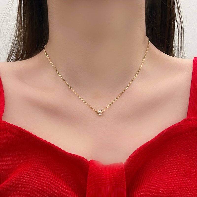 Xiaoman Yao Necklace 2024 New style, light luxury, niche, non-fading sweater chain, high-end and versatile design pendant for women Specification drawing