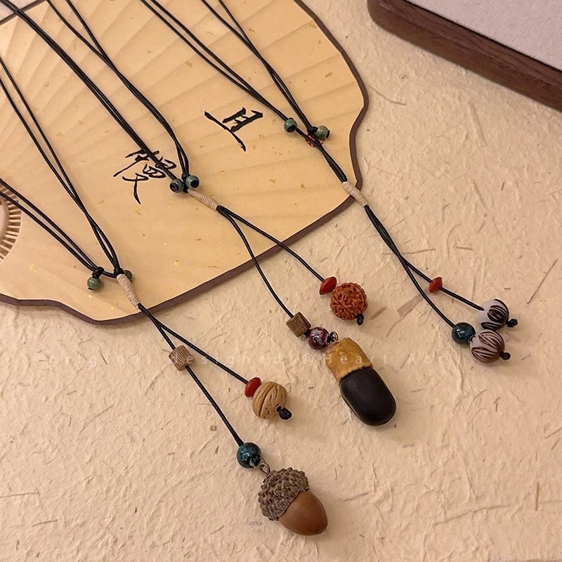 New Chinese-style ceramic pine nut woven necklace for women, retro ethnic style, fashionable collarbone chain, niche design sense neckchain details Picture