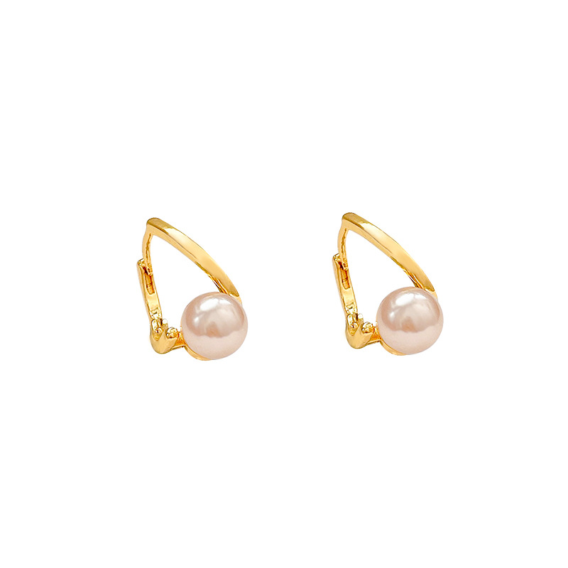 Light luxury and high-end champagne-colored pearl earrings, unique feminine charm, geometric stud earrings, best-selling internet-famous earrings wholesale Item Picture