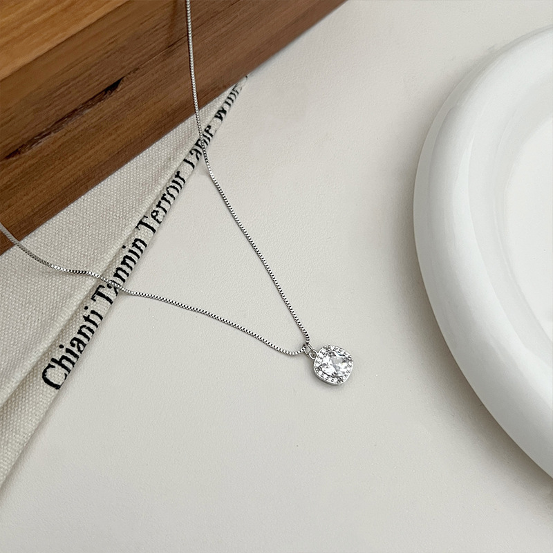 999 sterling silver necklace for girls, light luxury, unique and non-fading collarbone chain, a birthday gift for your girlfriend and a beautiful female best friend details Picture