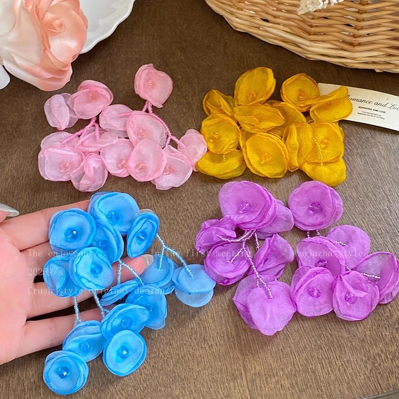 Yellow flower tassel earrings for women, 2025 new seaside vacation style earrings, fashionable, exaggerated and face-enhancing small earrings Specification drawing