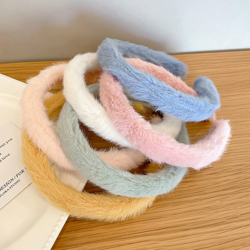 Candy-colored fur hair band, a special headband for women to wash their faces in autumn and winter, hair tie, anti-slip hair clip, and a versatile headwear for going out details Picture