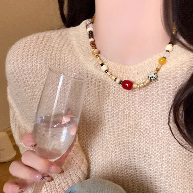 New Chinese-style retro natural stone beaded necklace, women's minority ethnic style collarbone chain, dopamine wooden neckchain accessory details Picture