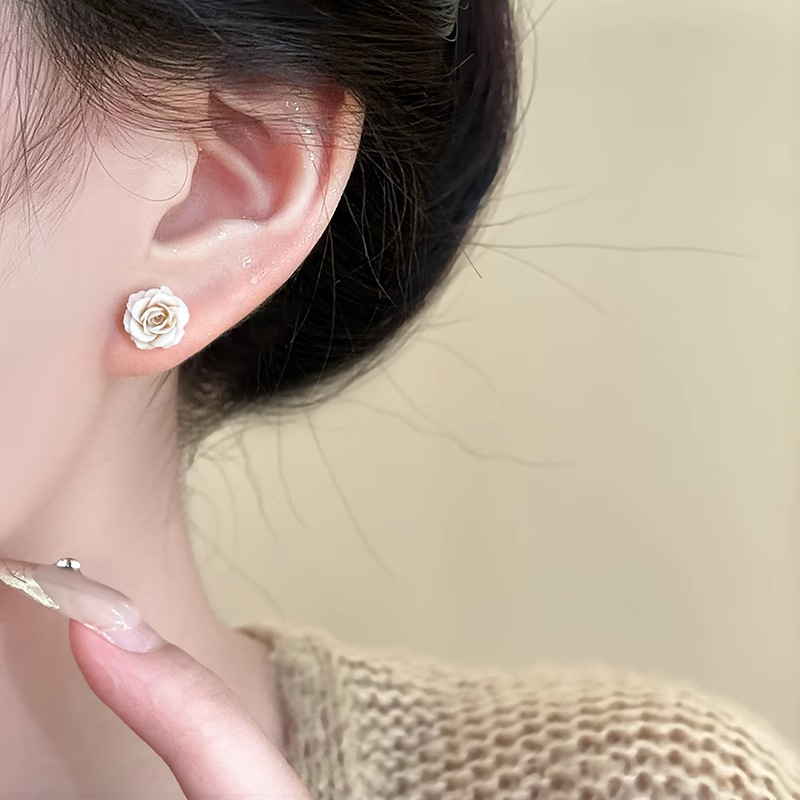 Pink rose flower stud earrings for women, simple, small and elegant earrings, light luxury, versatile and high-end design sense earrings wholesale Specification drawing