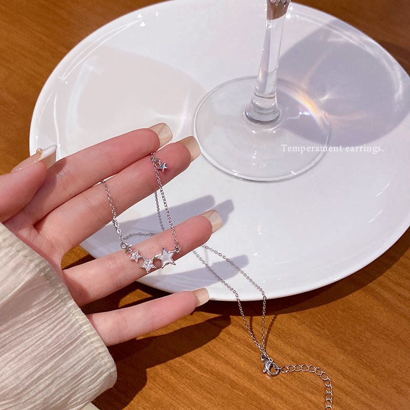 Korean version exquisite full-diamond five-pointed star titanium steel necklace, cold and gentle female, sparkling and elegant collarbone chain necklace wholesale full figure
