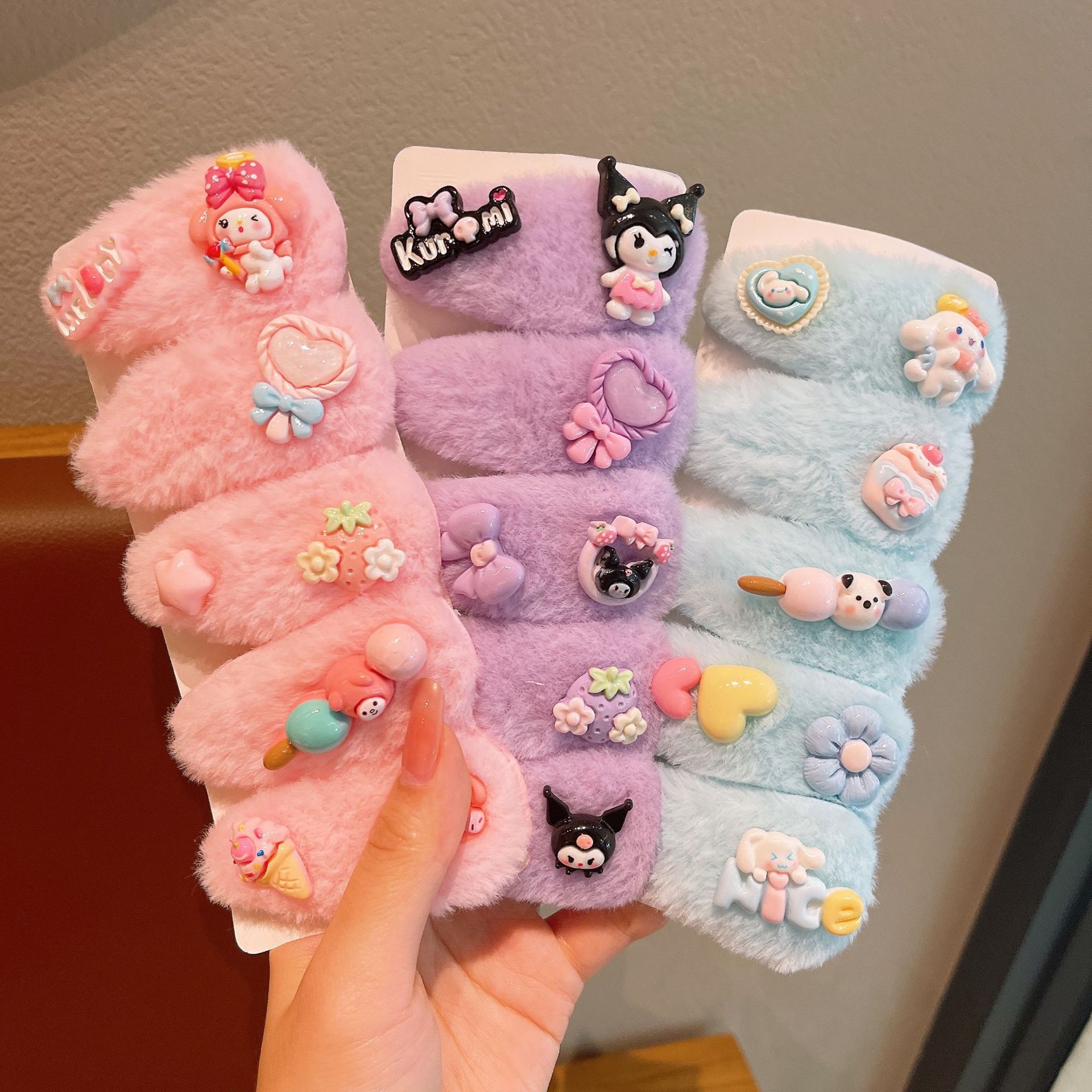 New autumn and winter children's cartoon plush hair clips, girls' back head hair accessories, girls' Kulomi bangs hair clip headwear details Picture
