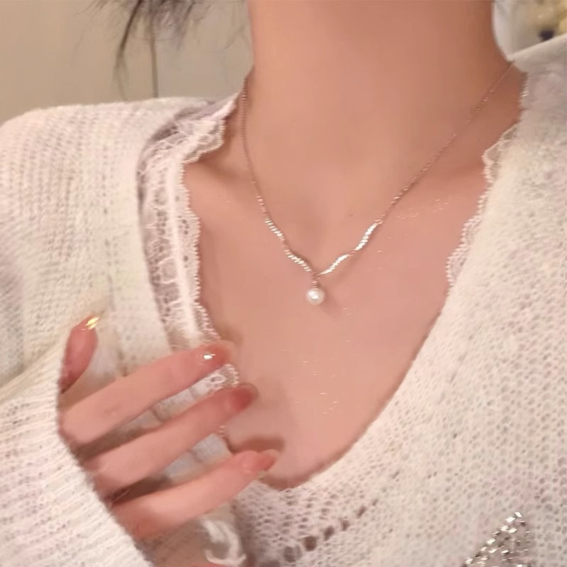 Zirconium wave pearl pendant necklace, a high-end women's light luxury collarbone chain, 2025 new style niche sweater chain accessory Application Scenario