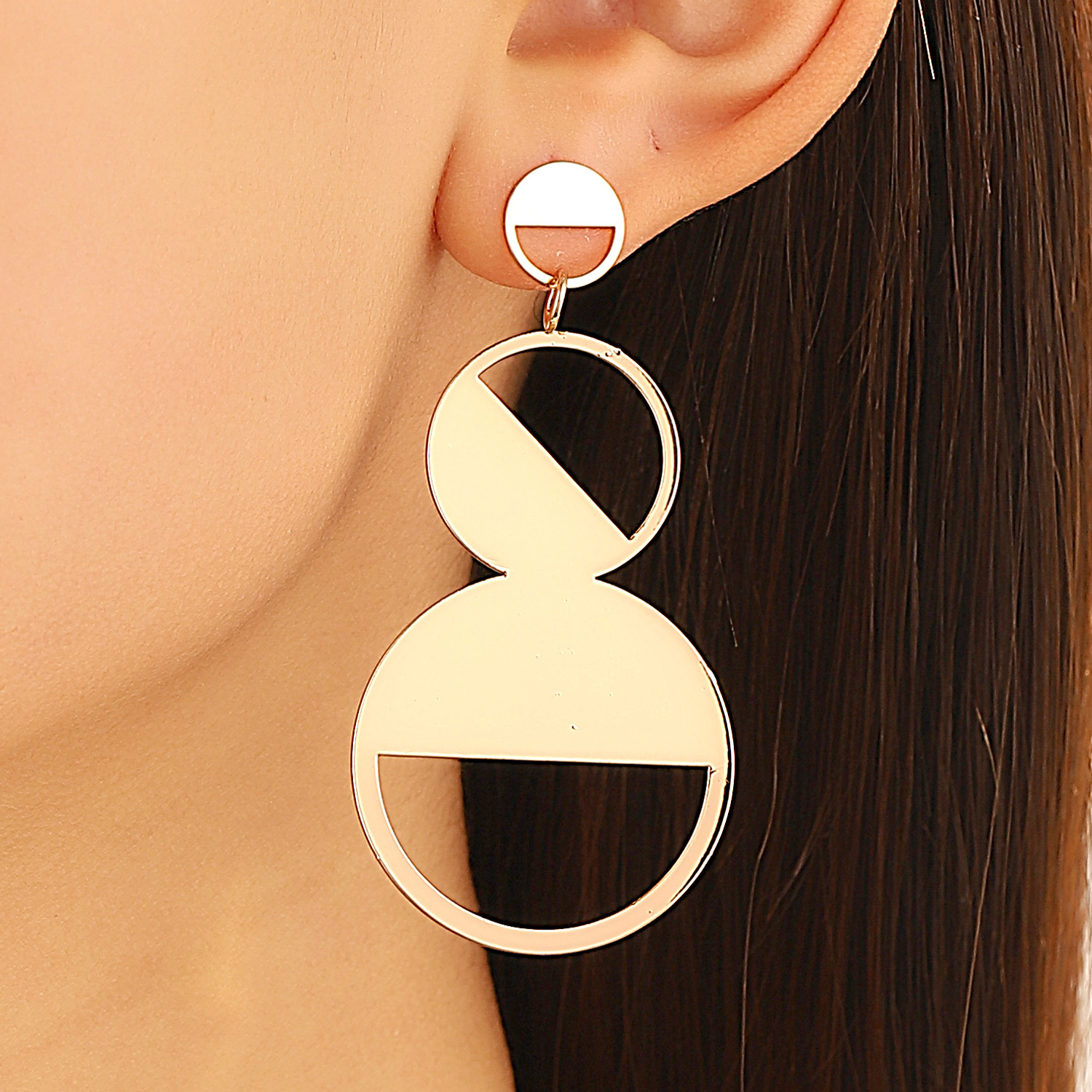 New cross-border exaggerated round earrings, women's retro design, hollowed-out semi-circular tassel stud earrings, European and American earrings full figure