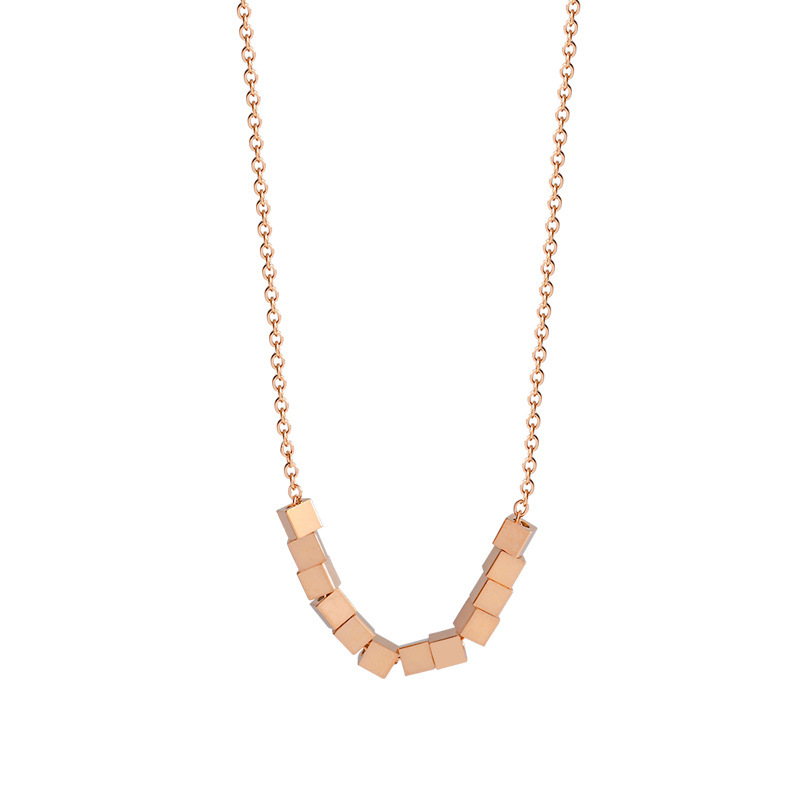 Korean InS-style perfect small square titanium steel necklace, a light luxury design for women, a popular online celebrity collarbone chain that doesn't fade Item Picture