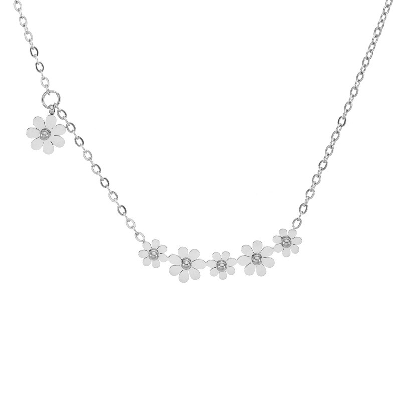 Cross-border European and American flower butterfly titanium steel necklace, women's ins high-end, niche and versatile, internet-famous style collarbone chain accessory Item Picture
