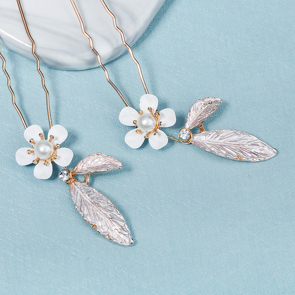 Retro light luxury accessories, handcrafted pearl flower hair combs and hairpins, wedding dress and evening gown headwear, Xiuhe bridal hair accessories Application Scenario