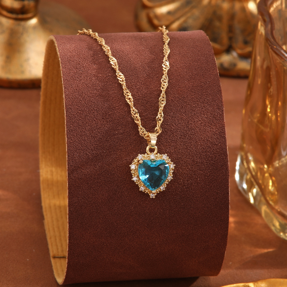 A popular new Austrian crystal zircon necklace for women in Europe and America, featuring a single-layer multi-color heart-shaped collarbone chain Specification drawing