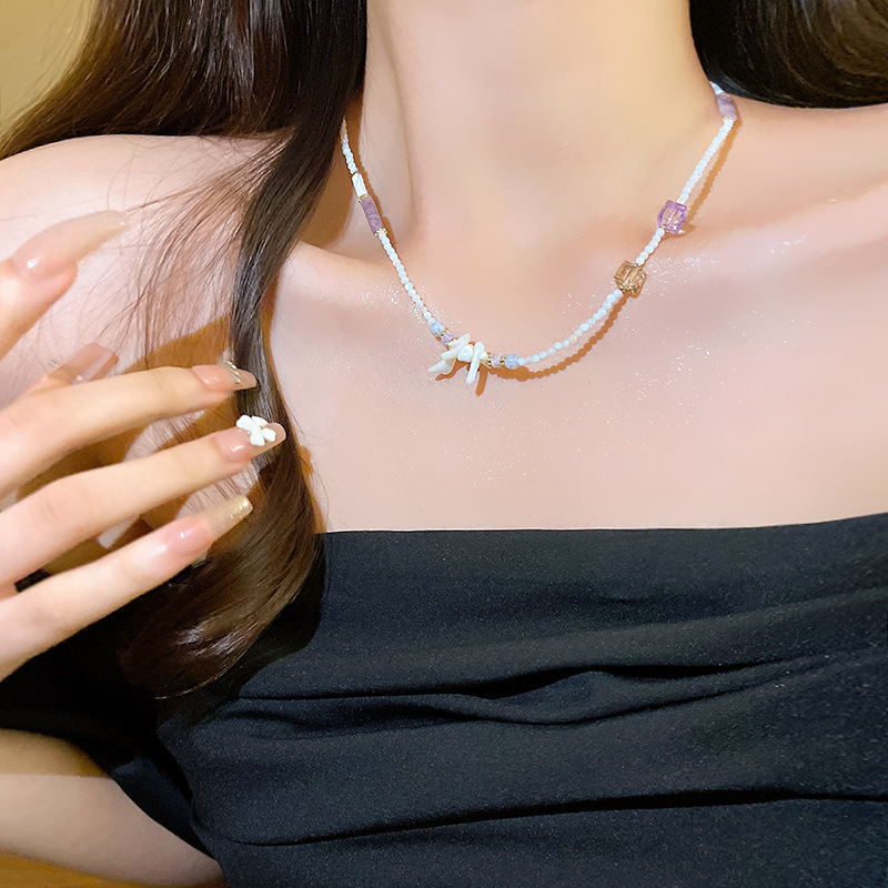 Dopamine sweet and colorful beaded necklace for women, light luxury and niche acrylic crystal collarbone chain, wholesale of popular necklaces full figure