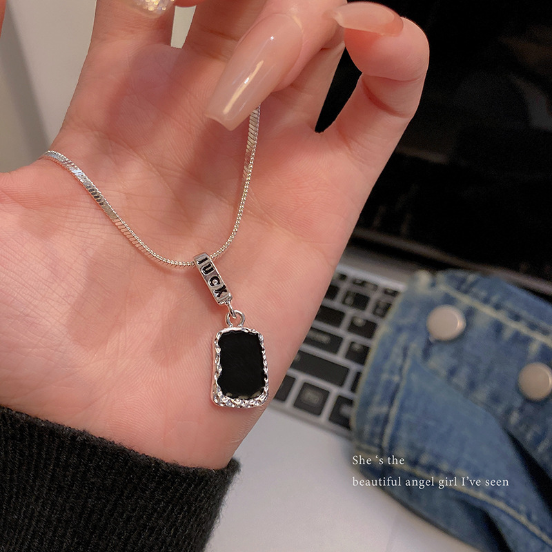Hip-hop style simple black tag titanium steel necklace, women's fashion, niche, high-end, sweet and cool collarbone sweater chain accessory details Picture