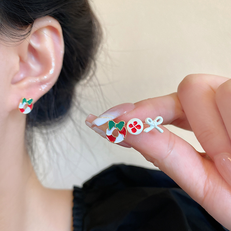 S925 Silver Needle Simple Bow Set Ear studs for women, sweet, small and versatile flower earrings wholesale Application Scenario
