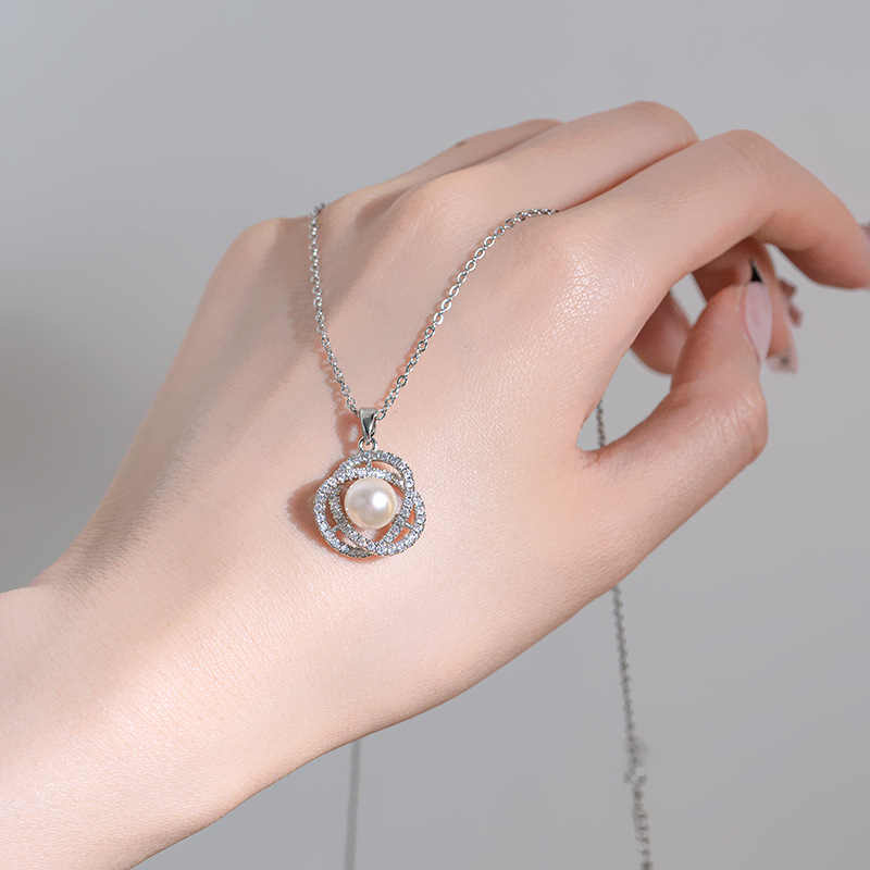 Korean-style niche design silver pearl full diamond pendant titanium steel necklace, versatile for women, light luxury style collarbone chain details Picture