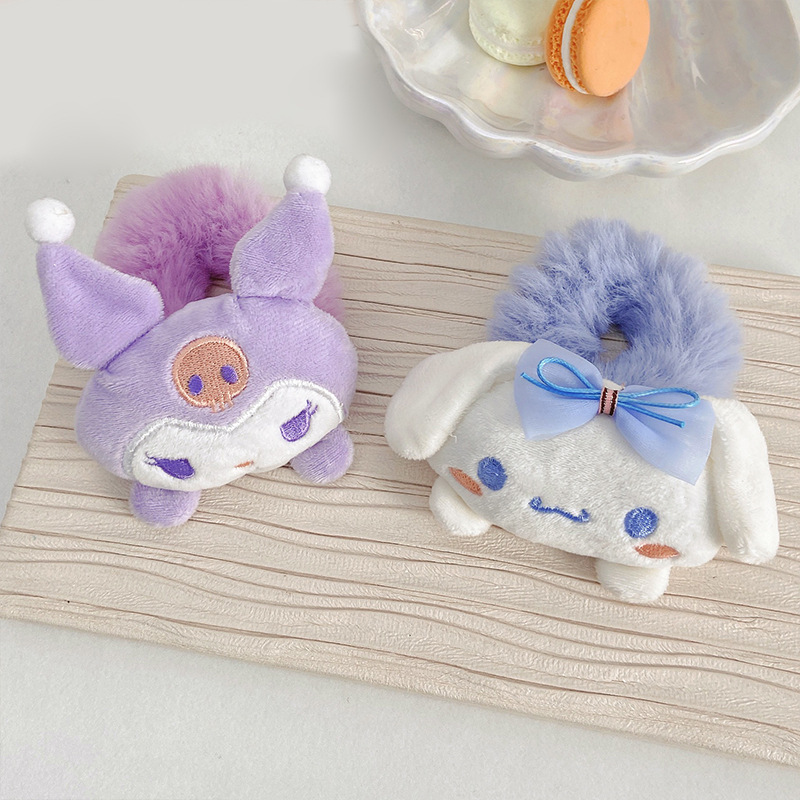 A Japanese-style Sanrio plush hair band, a girl with a bun hairstyle, a high ponytail, a large intestine hair band, a hair tie and a hair tie, and a cute big brother Specification drawing