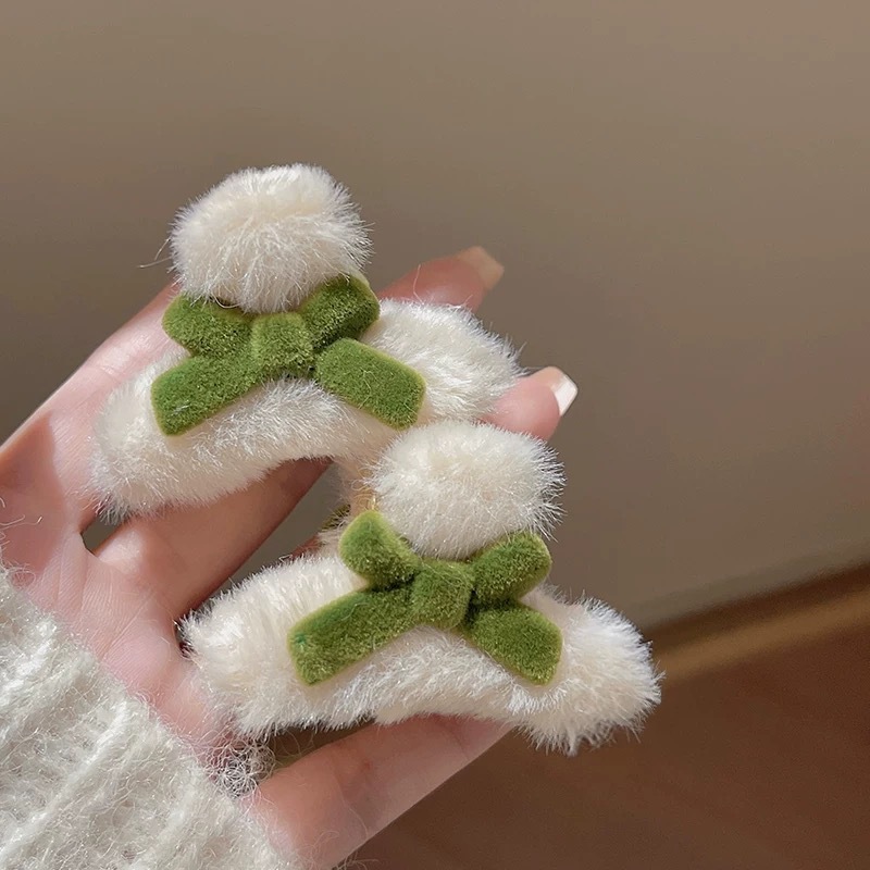Cute plush bow hair clips for autumn and winter, sweet and versatile for girls, princess bangs clips, side plush small scratch-off clips Specification drawing