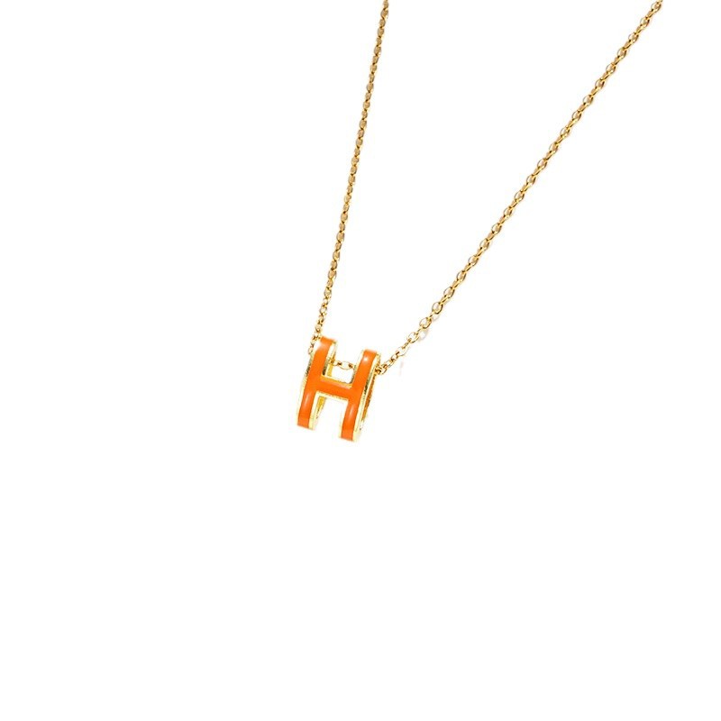 The same style of copper pendant with the letter "H" on Xiaohongshu, oil drip enamel titanium steel necklace, fashionable and elegant for women, light luxury collarbone chain Item Picture